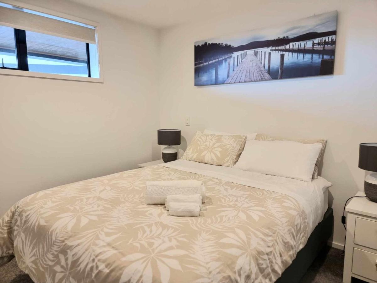 Modern 1 Bedroom Apartment Across From Hagley Park Christchurch Exterior photo