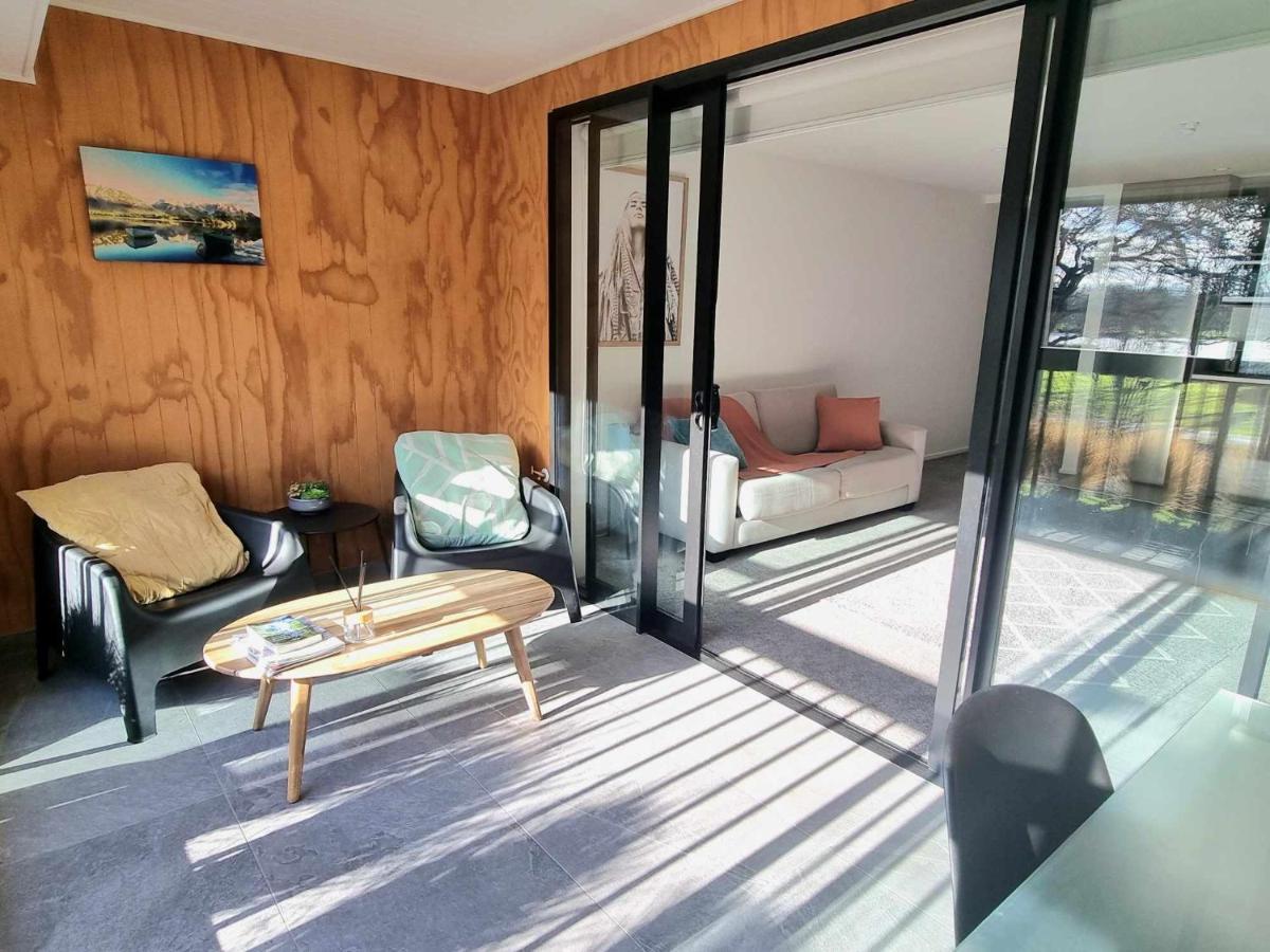 Modern 1 Bedroom Apartment Across From Hagley Park Christchurch Exterior photo